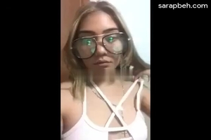 Pinay pretty girl with glasses finger  send nudes